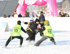 开云app-场景“上新” 规则“适新” 腰(yāo)旗(qí)橄(gǎn)欖(lǎn)球推广再添“新”活力