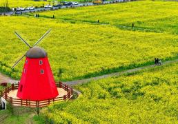 kaiyun-電(diàn)竞比(bǐ)賽(sài)吸(xī)引众多(duō)观众，電(diàn)竞産(chǎn)业蓬(péng)勃發(fā)展