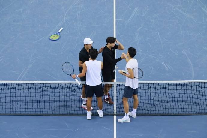 开云平台-全运会网球男双决赛:唐盛 / 孙浅 2-1 力克布云朝克特 / 郑展，逆转夺金