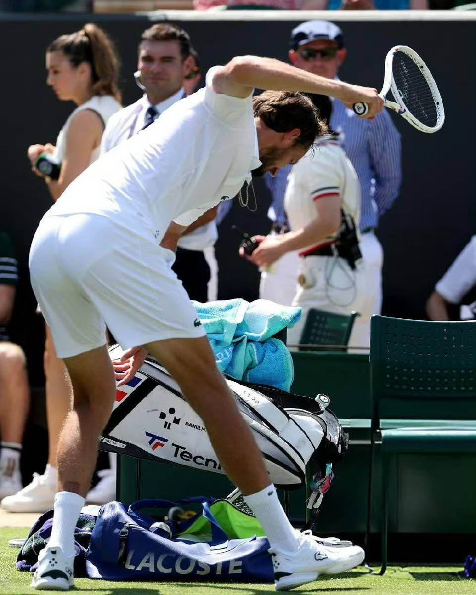 kaiyun-ATP巡回赛五大逆转：福基纳丢双冠如之奈何！