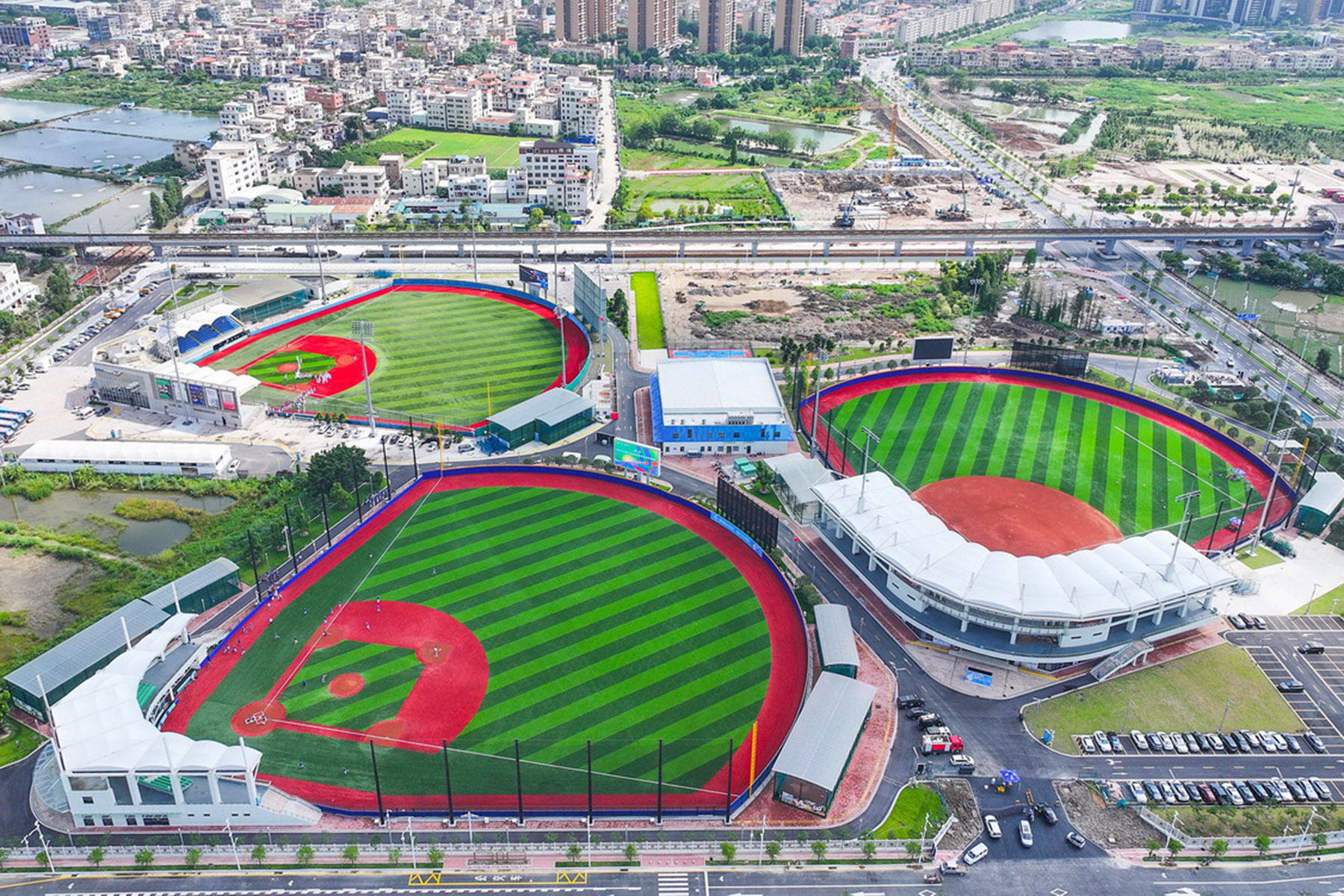 开云网址-圖(tú)集｜“棒球(qiú)之(zhī)城”中山，正全力挥出“本垒打(dǎ)”