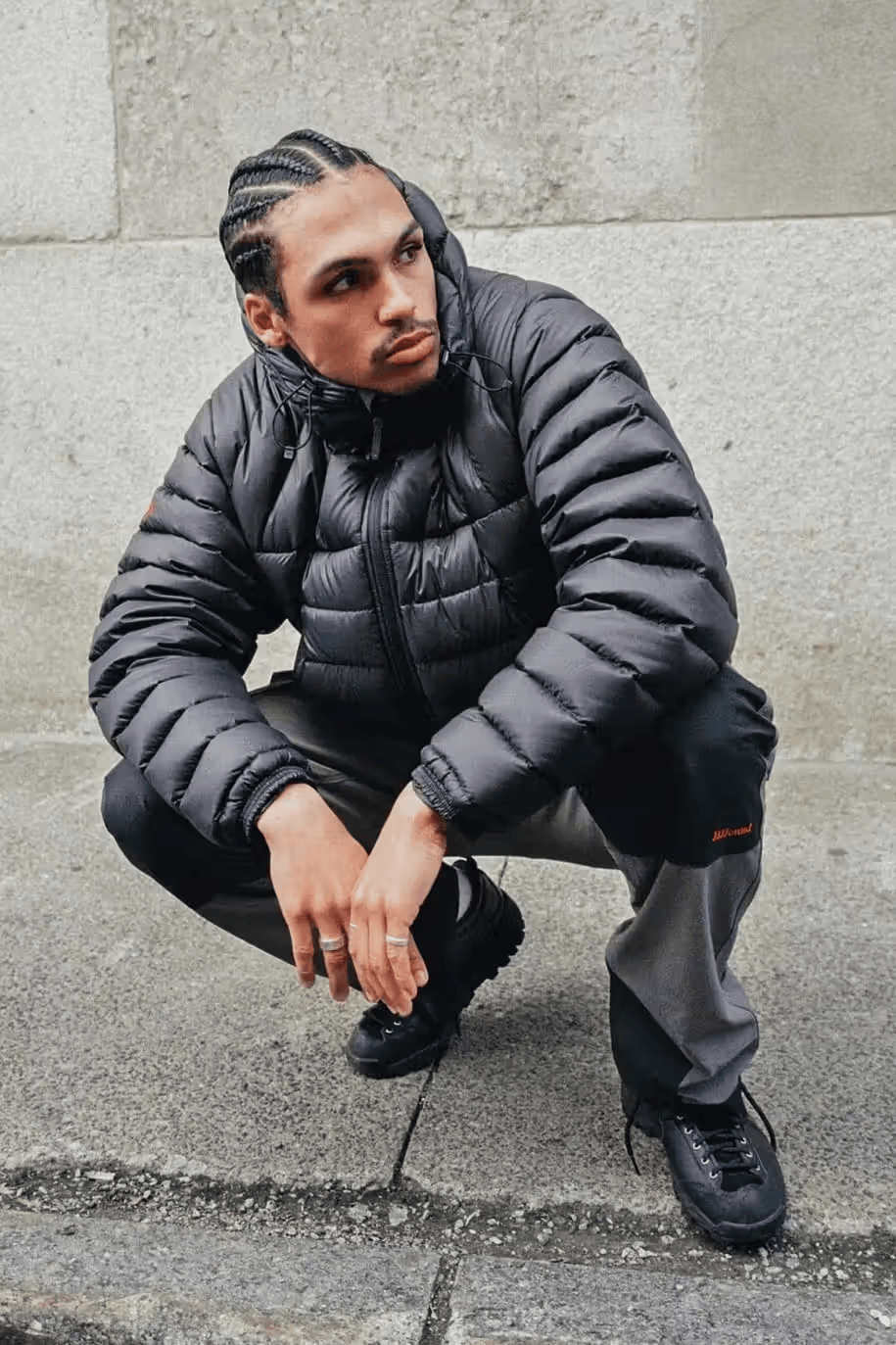 kaiyun-Balenciaga发布橄榄球系列