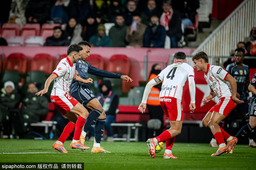 开云平台-VAR音频曝光！巴萨点球判罚引争议，手球判罚背后有何真相？