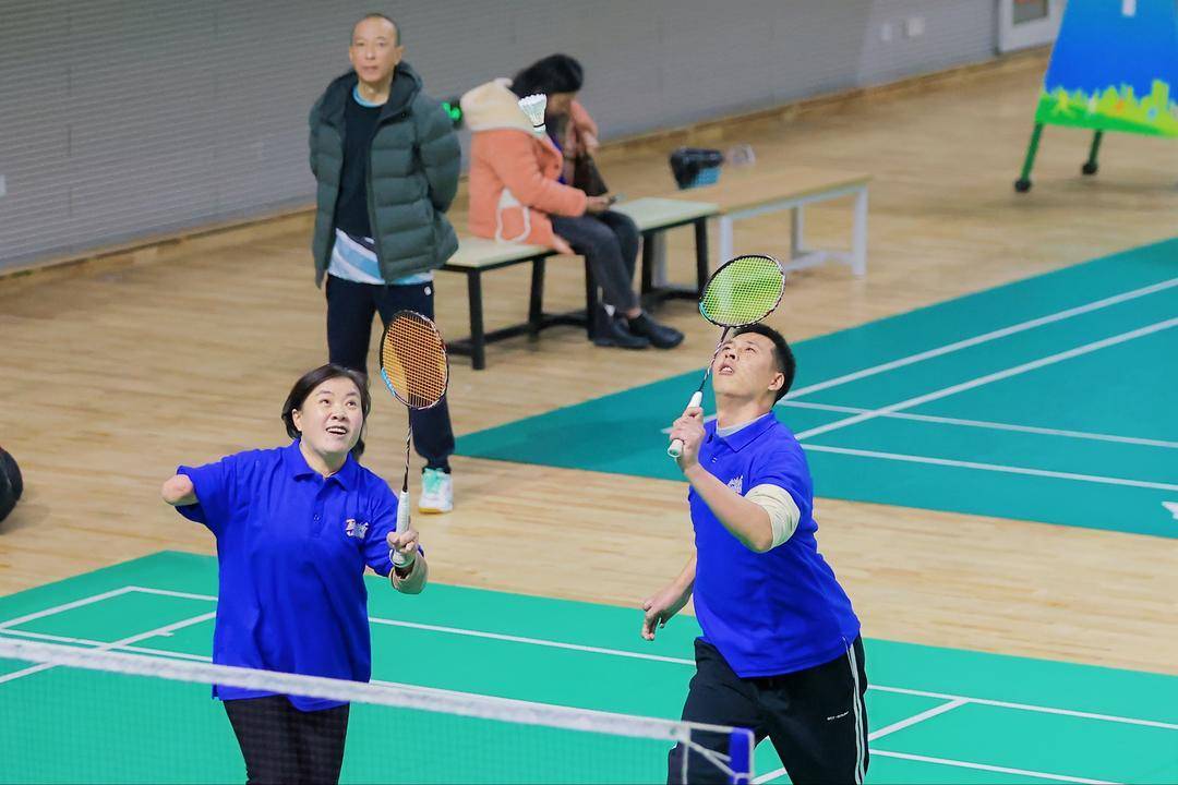 开云-2025年成都市残疾人羽毛球比赛举行